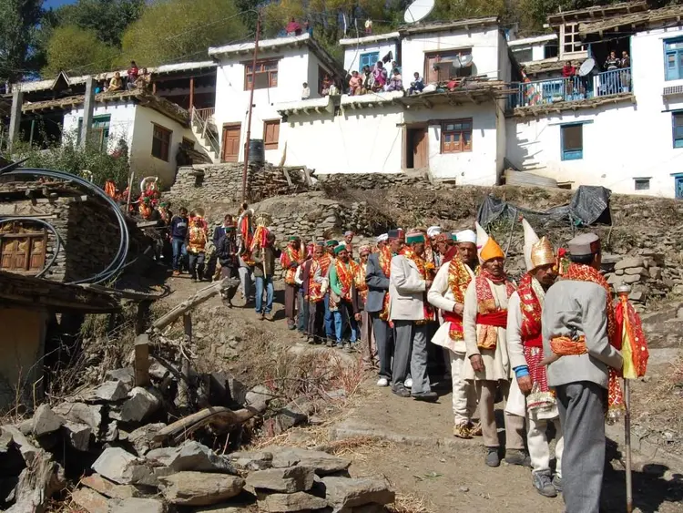 करेसे रथ (Kariyas village group)