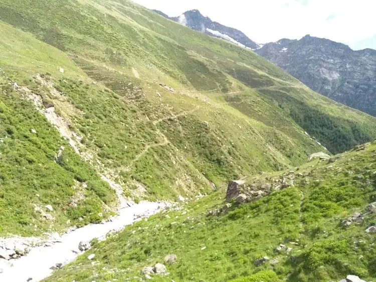 गोठ घेणे बत, हुंनाण भटोरी